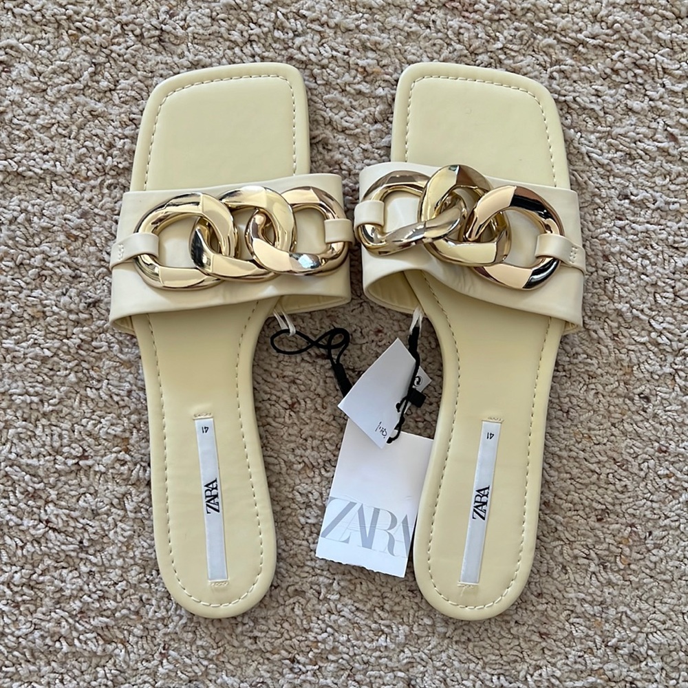 Zara Chain Slides (NWT)